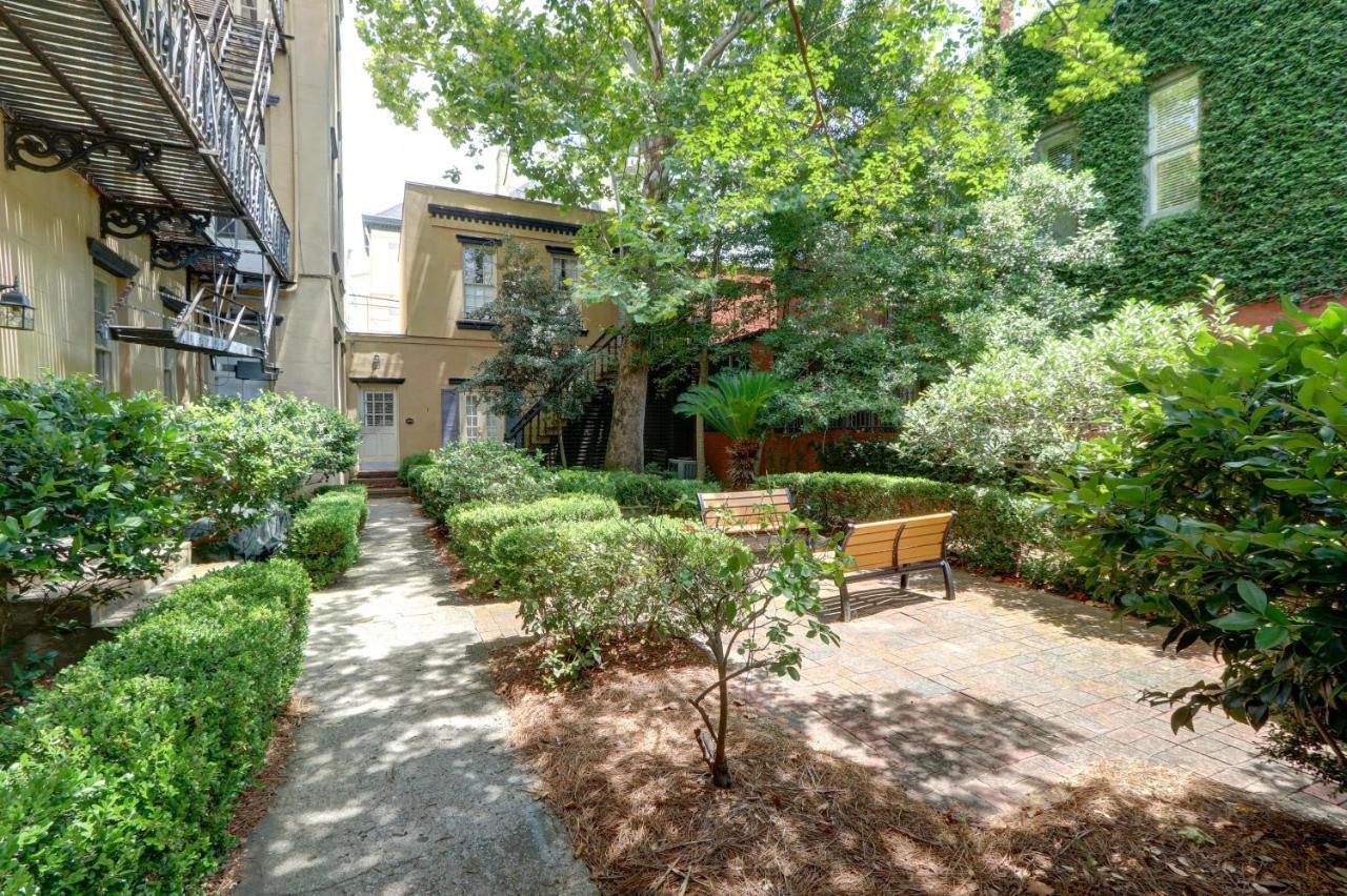 Liberty Street Retreat Villa Savannah Exterior photo