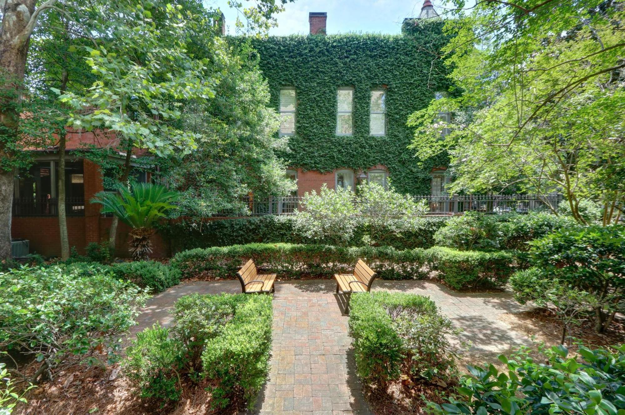 Liberty Street Retreat Villa Savannah Exterior photo